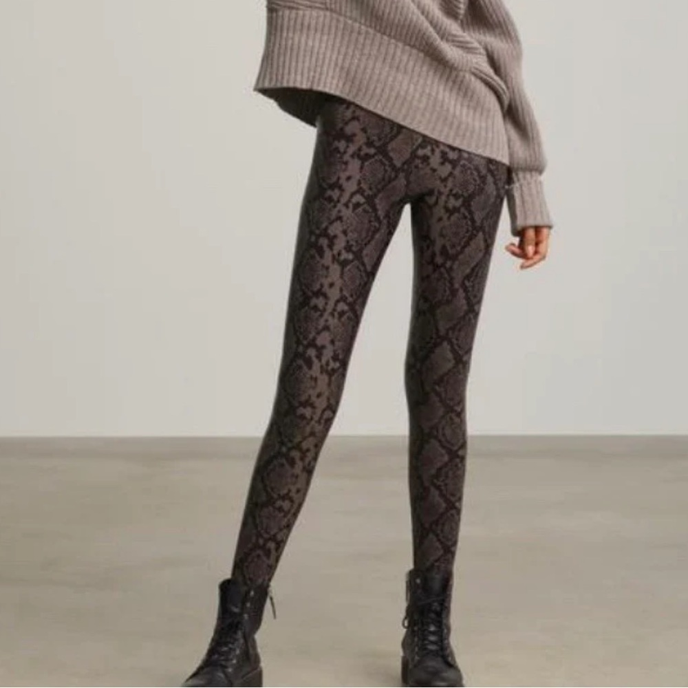 COMMANDO FAUX LEATHER GREY SNAKE LEGGINGS size small